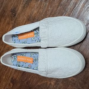 New rocket dog flats